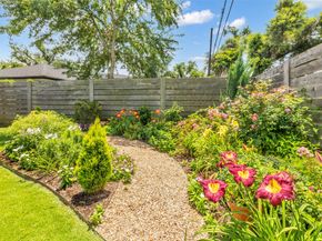 1819 Mill Creek Drive, Houston TX 77008
