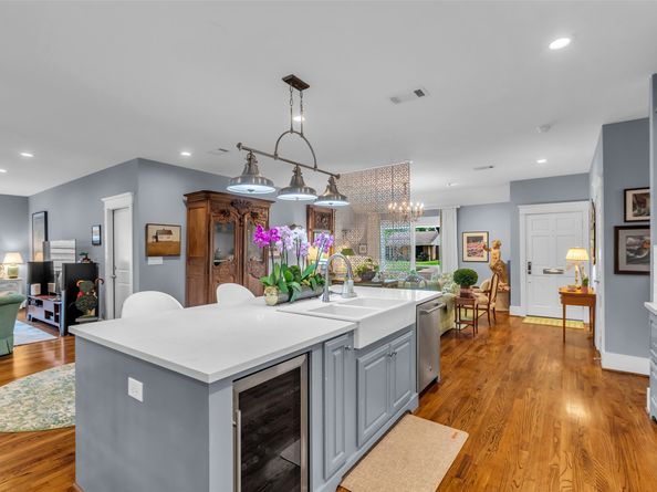 1819 Mill Creek Drive, Houston TX 77008