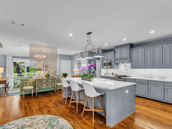 1819 Mill Creek Drive, Houston TX 77008