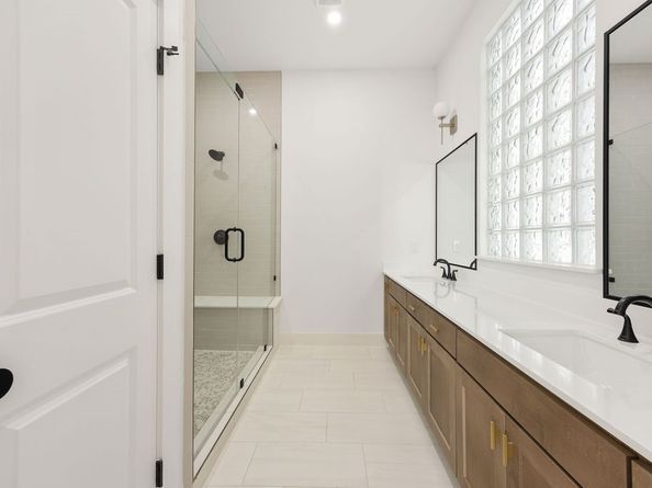 2121B Hoskins Drive, Houston TX 77080
