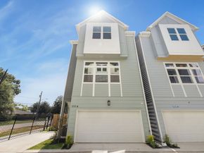 2121B Hoskins Drive, Houston TX 77080
