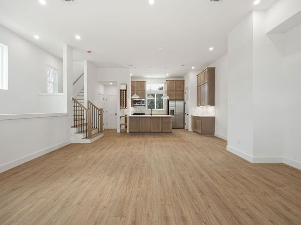 2121B Hoskins Drive, Houston TX 77080
