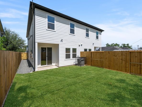 3438 Rebecca Street, Houston TX 77021
