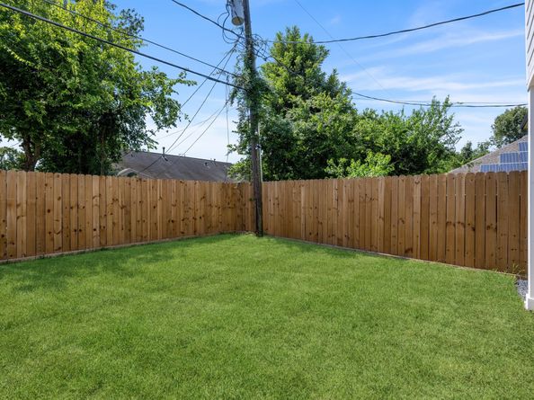 3438 Rebecca Street, Houston TX 77021