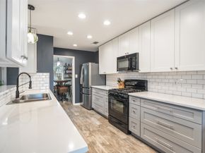 10814 Desert Springs Circle, Houston TX 77095