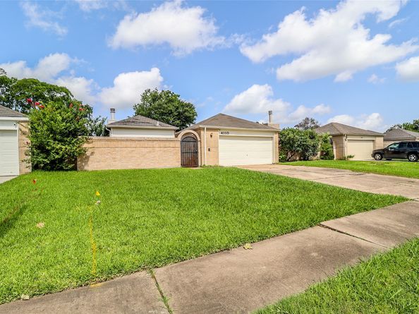 4110 Summit Valley Drive, Houston TX 77082