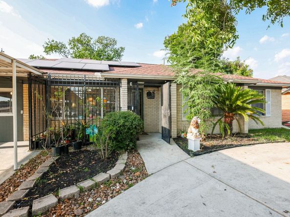 266 W Riverwood Drive, Houston TX 77076