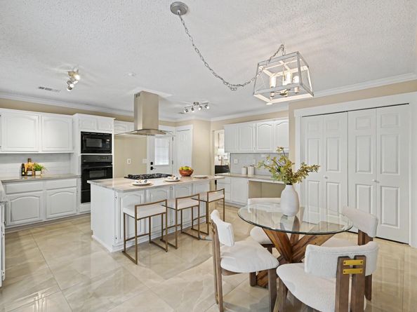 98 Breezy Point Place, The Woodlands TX 77381