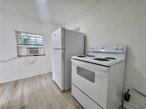 27 Norwood Street, Houston TX 77011