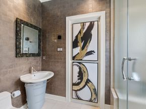 30 Hackberry Lane A, Houston TX 77027