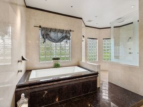 30 Hackberry Lane A, Houston TX 77027