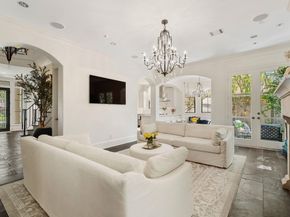 30 Hackberry Lane A, Houston TX 77027