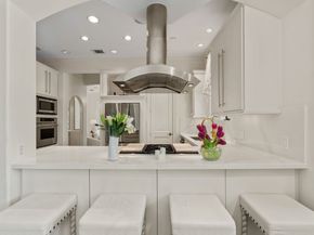 30 Hackberry Lane A, Houston TX 77027