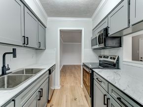 3224 Timmons Lane 157, Houston TX 77027