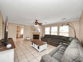 4747 Widerop Lane, Friendswood TX 77546