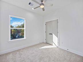 5222 Gold Street, Houston TX 77026