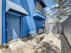 2714 Chenevert Street, Houston TX 77004