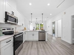 8614 Peachtree Street A, Houston TX 77016