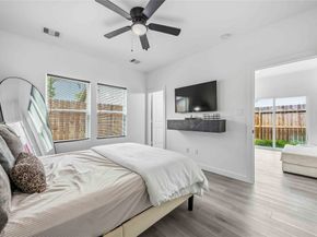 8614 Peachtree Street A, Houston TX 77016