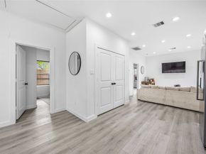 8614 Peachtree Street A, Houston TX 77016
