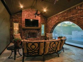 134 S Curly Willow Circle, Tomball TX 77375