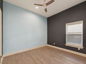 920 Kellogg Street, Houston TX 77012