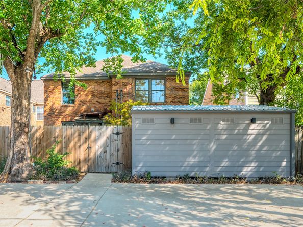 2308 Blodgett Street, Houston TX 77004