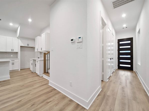 7628 Inwood Hills Lane, Houston TX 77088