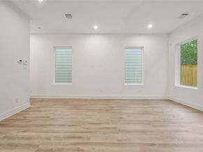 7628 Inwood Hills Lane, Houston TX 77088