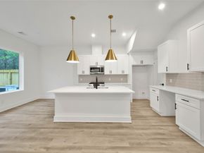 7628 Inwood Hills Lane, Houston TX 77088