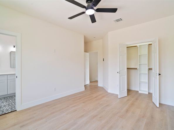 3210 A & B Retta Street, Houston TX 77026