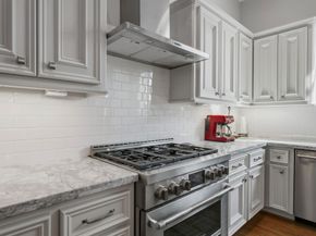 1235 W Bell Street A, Houston TX 77019