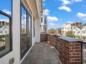 1235 W Bell Street A, Houston TX 77019