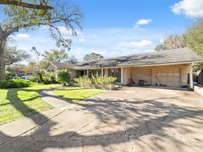 1535 Maux Drive, Houston TX 77043