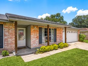 10410 Cedartowne Lane, Sugar Land TX 77498