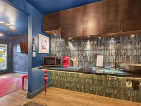 301 W Clay, Houston TX 77019