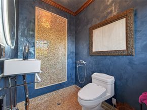 301 W Clay, Houston TX 77019