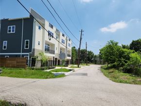 2101 Briley Street, Houston TX 77004