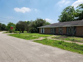 2101 Briley Street, Houston TX 77004