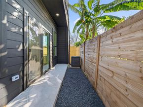 4115 Yale Street, Houston TX 77018