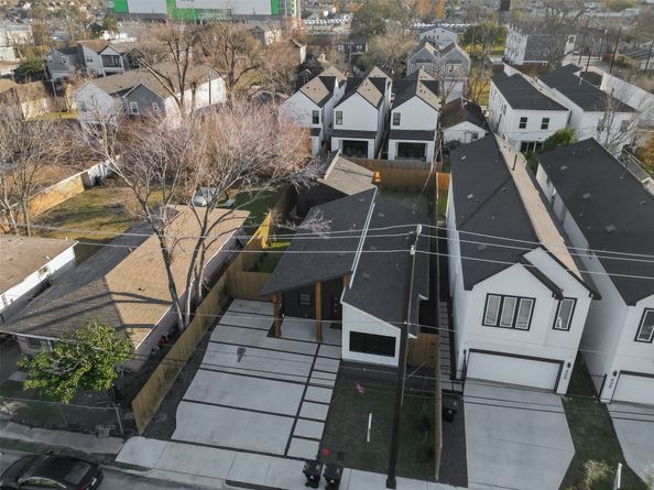 410 E 33 rd st, Houston TX 77018