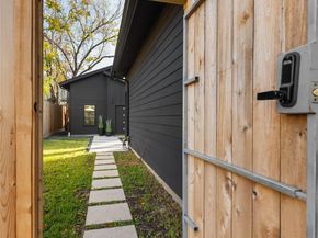 410 E 33 rd st, Houston TX 77018