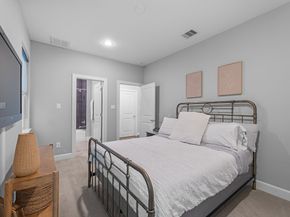 959 W 17th Street, Houston TX 77008