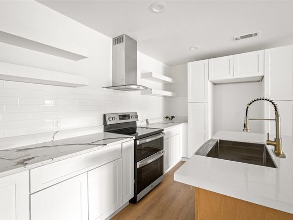 719 E 40th 1/2 Street, Houston TX 77022