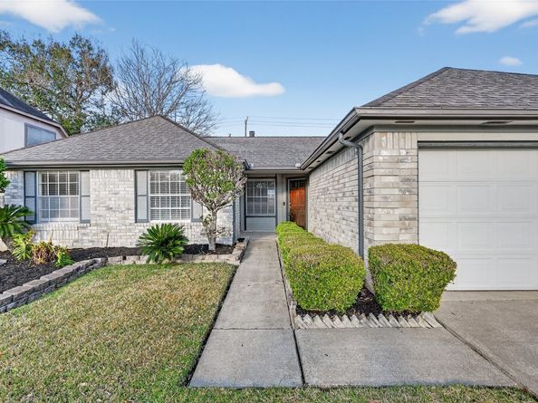 15819 Contender Lane, Friendswood TX 77546