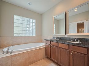 2910 Leeland Street, Houston TX 77003