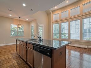 2910 Leeland Street, Houston TX 77003