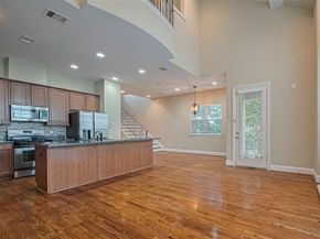 2910 Leeland Street, Houston TX 77003