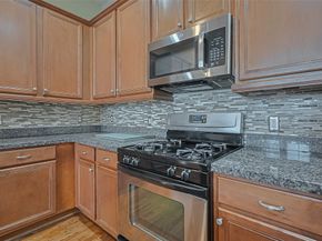 2910 Leeland Street, Houston TX 77003