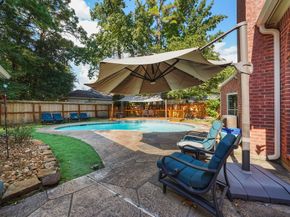 5 Hidden Pond Place, The Woodlands TX 77381